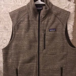 LIKE NEW men’s tan Patagonia best Sz L